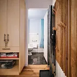 Paradies 212 *